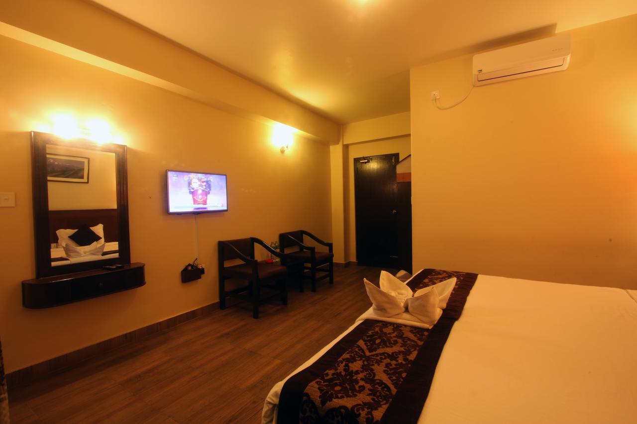 Hotel The Coast Pokhara Exterior photo